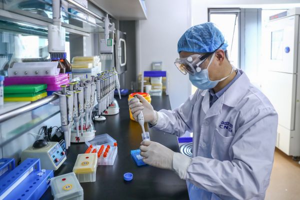 美藥管局前局長 中國新冠疫苗研發(fā)和投放速度將超越美國